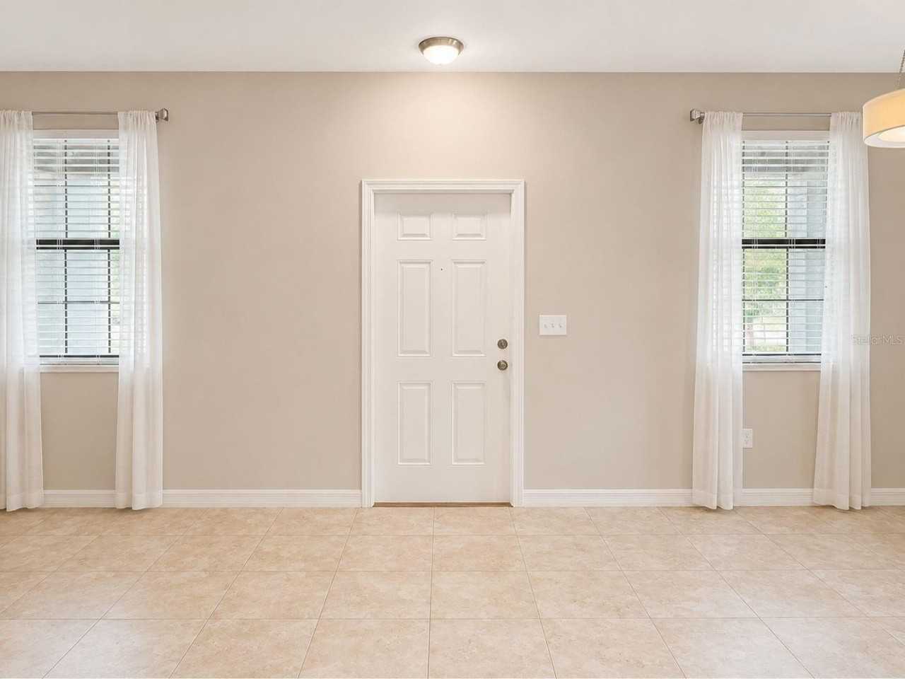 17575 Brighton Lake Rd - Photo 3 of 13