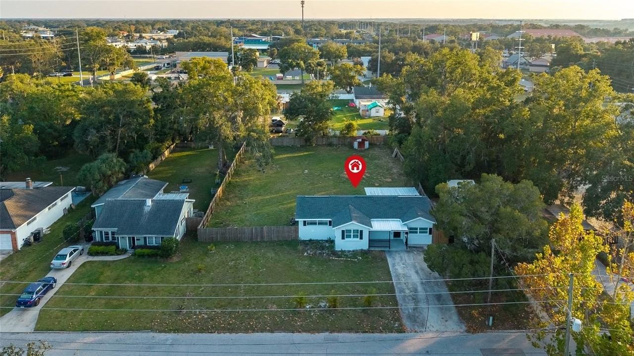 234 W Magnolia St - Photo 2 of 17