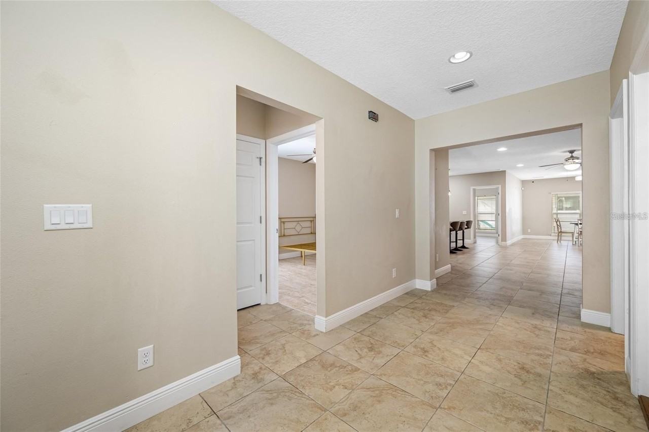 230 Clayton St - Photo 3 of 31