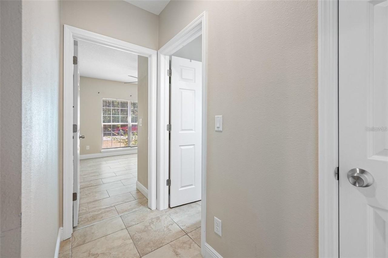 230 Clayton St - Photo 4 of 31
