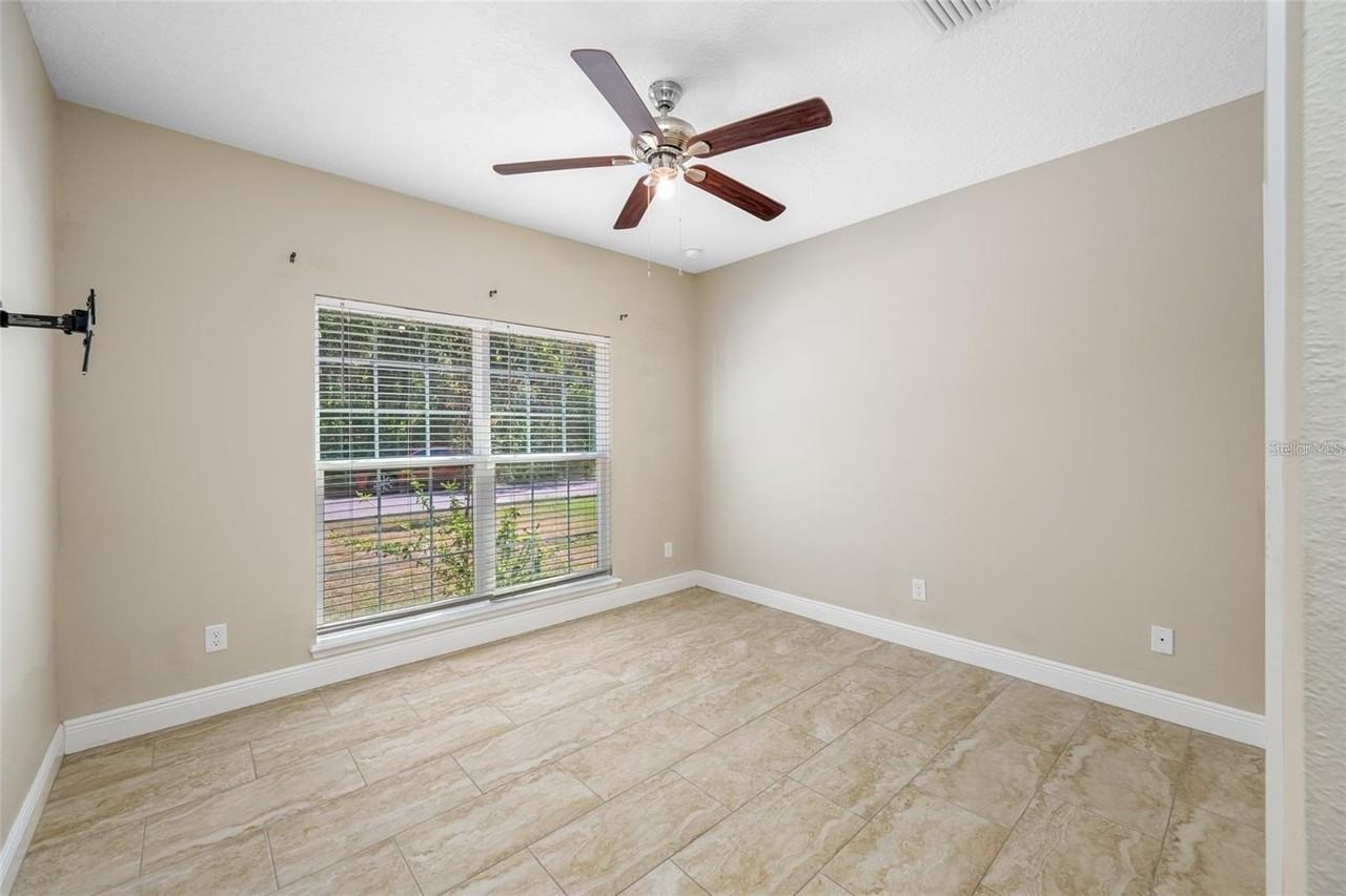 230 Clayton St - Photo 5 of 31