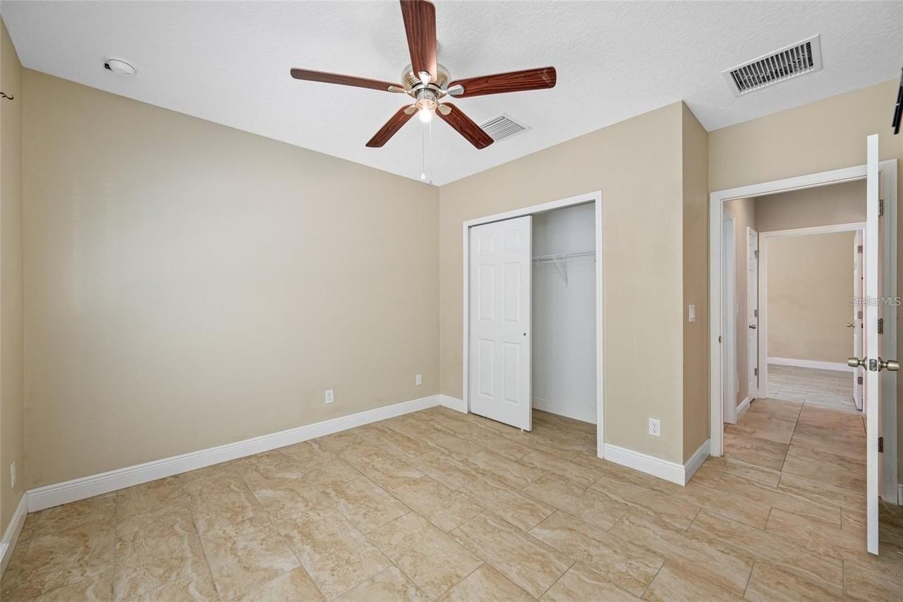 230 Clayton St - Photo 6 of 31