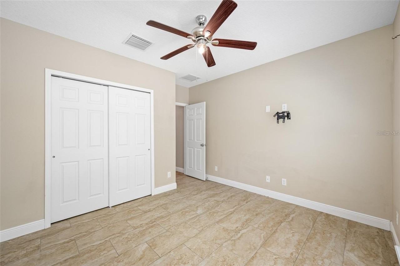 230 Clayton St - Photo 7 of 31