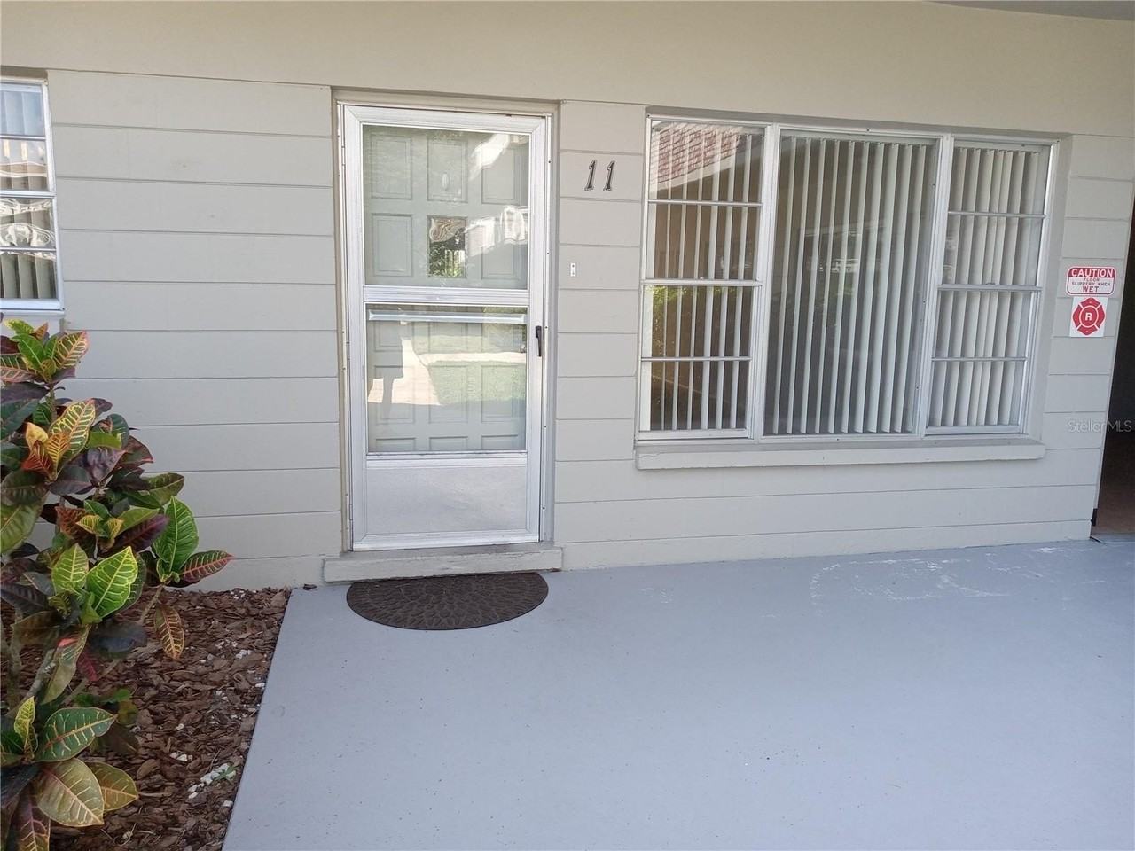 2427 Rhodesian Dr #11 - Photo 3 of 44