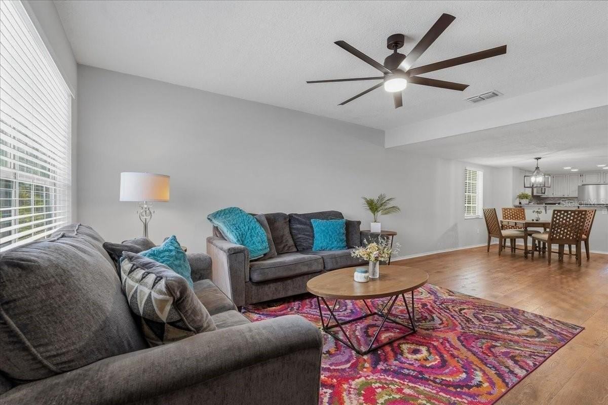 2120 Fletchers Point Cir - Photo 2 of 29