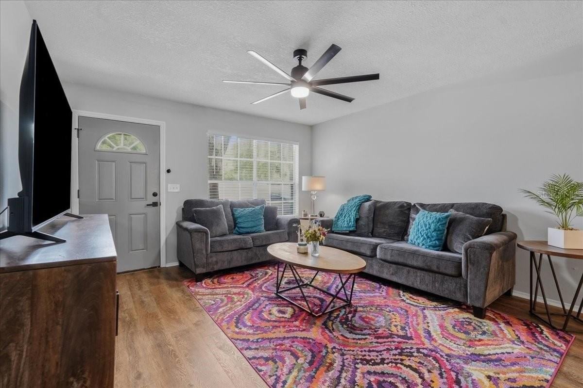 2120 Fletchers Point Cir - Photo 3 of 29