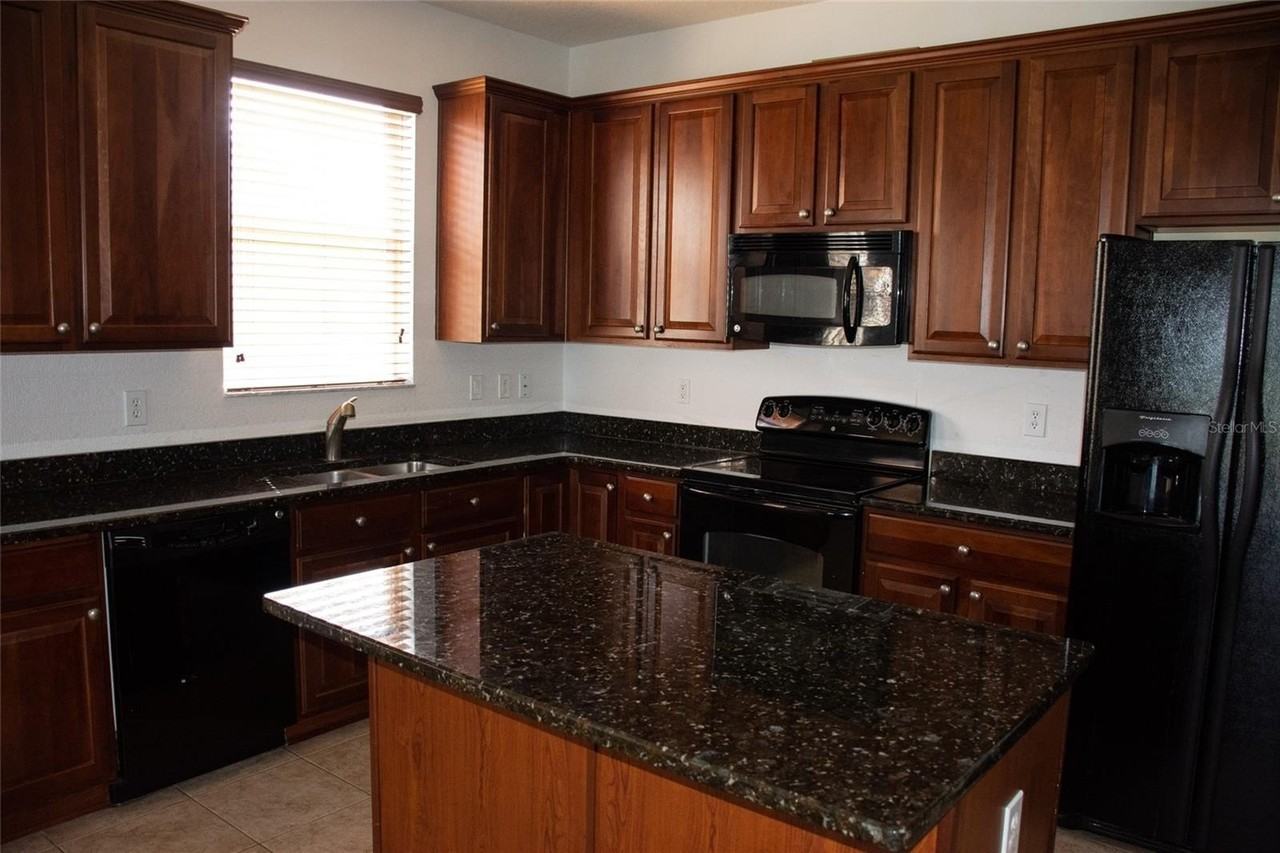 2504 Ladoga Dr - Photo 6 of 29