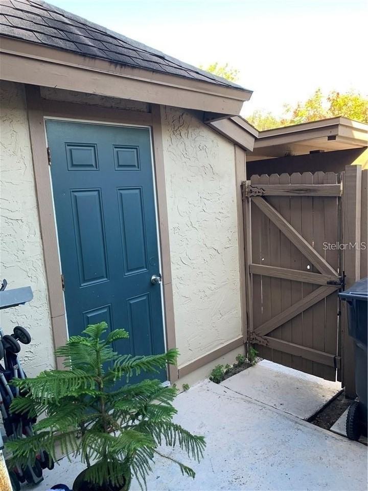 913 Buck Ct - Photo 3 of 12