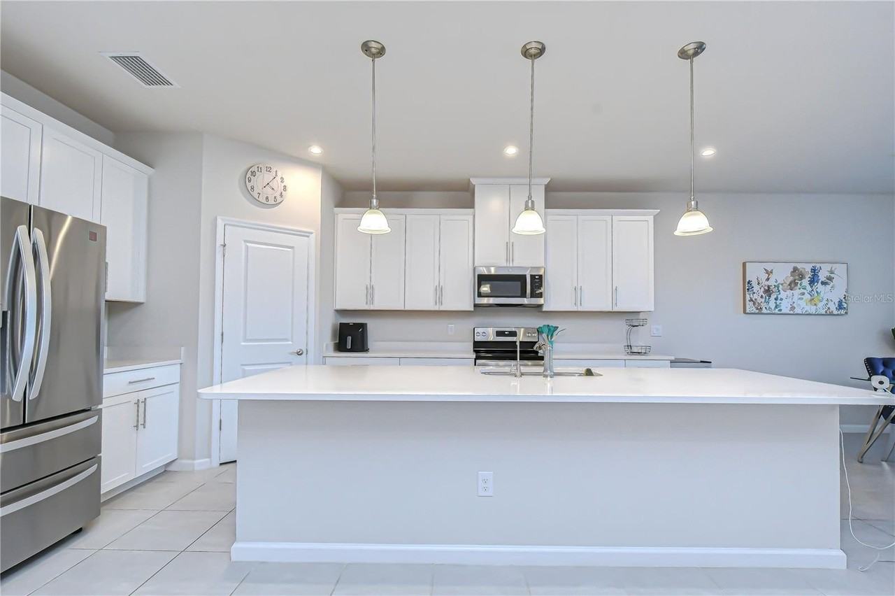 10422 Gliding Eagle Way - Photo 6 of 50