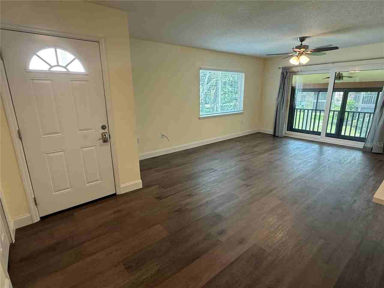 514 Longfellow Ct #C - Photo 5 of 37