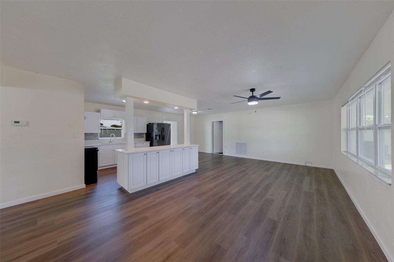 5937 38th Ave N - Photo 6 of 50