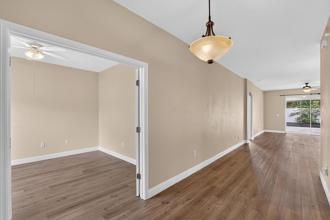 5605 Hawklake Rd - Photo 6 of 40