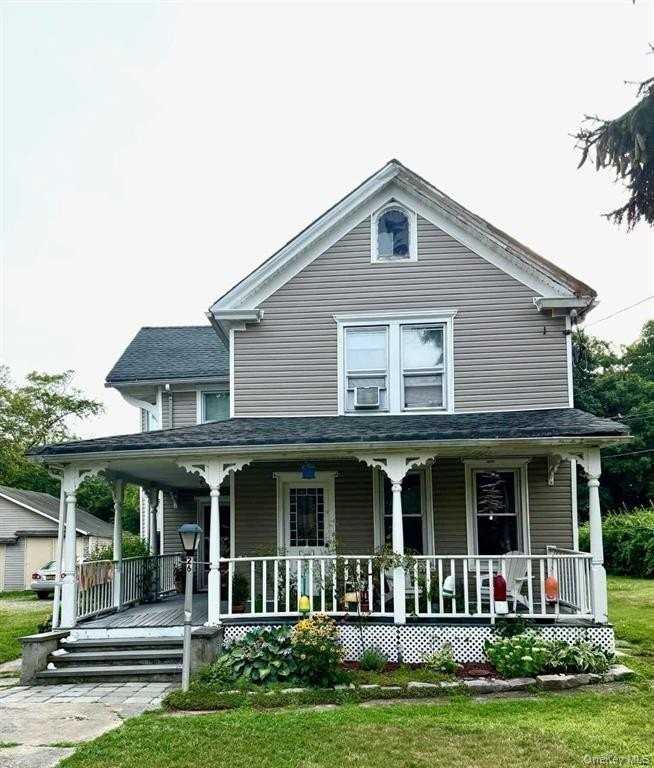 26 Rollstone Ave