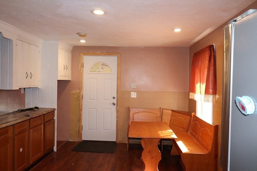 845 Stafford - Photo 3 of 11