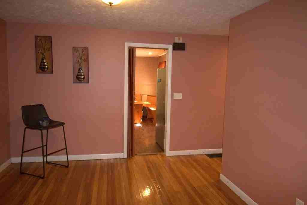 845 Stafford - Photo 6 of 11
