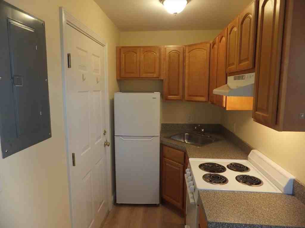 1581 Commercial St #5 - Photo 3 of 21