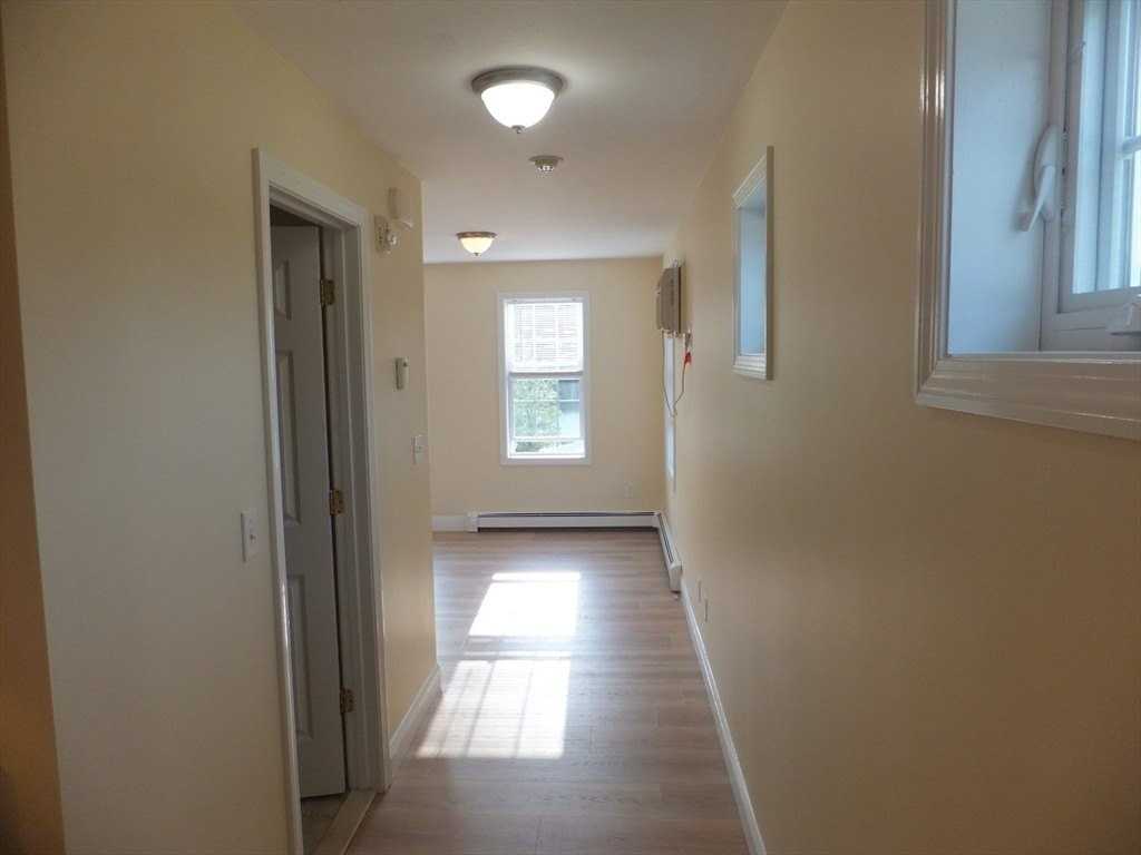 1581 Commercial St #5 - Photo 6 of 21
