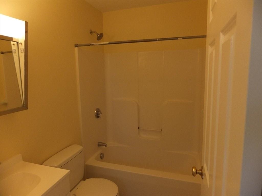 1581 Commercial St #5 - Photo 7 of 21