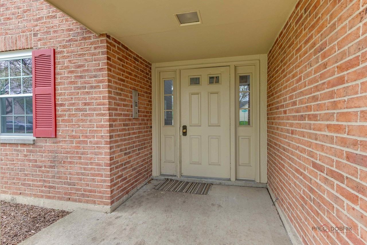 311 Glasgow Ln #Z2 - Photo 3 of 25