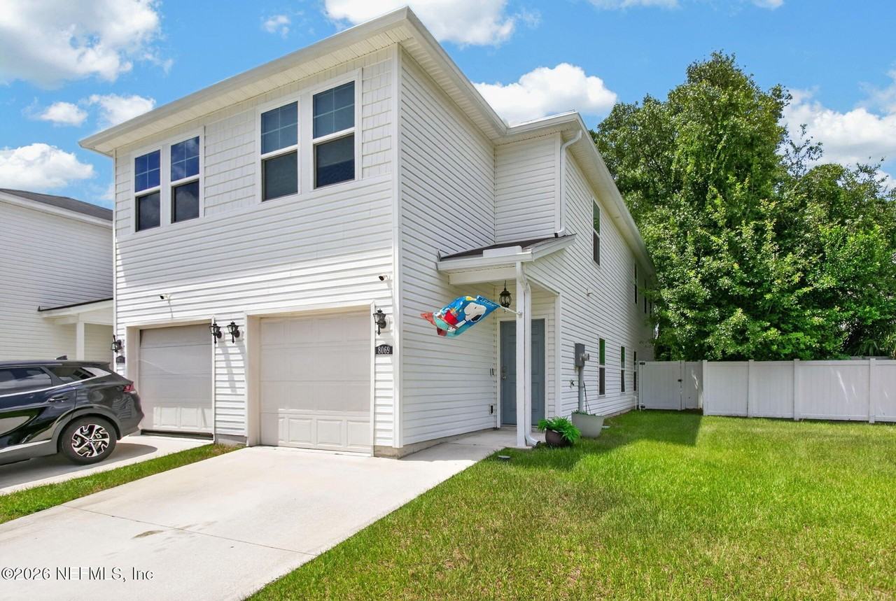 8069 Cheryl Ann Ln - Photo 2 of 41