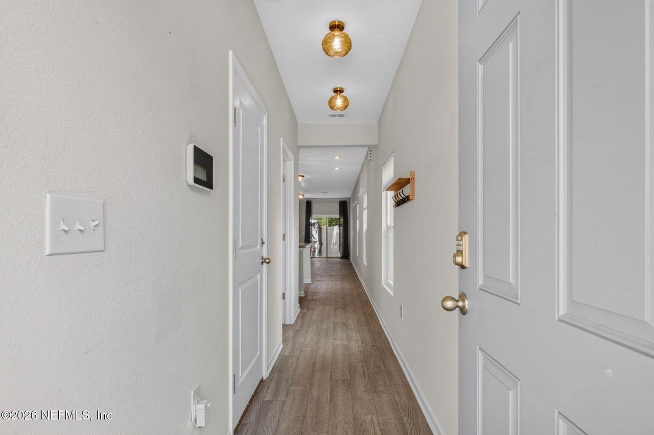 8069 Cheryl Ann Ln - Photo 4 of 41