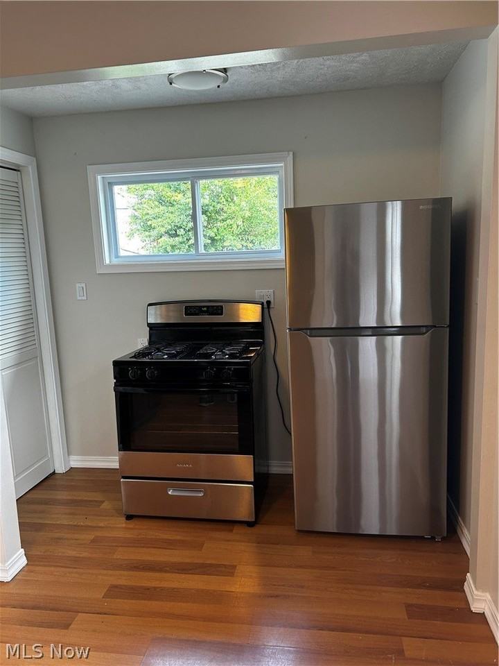 3383 W 128th St - Photo 6 of 28