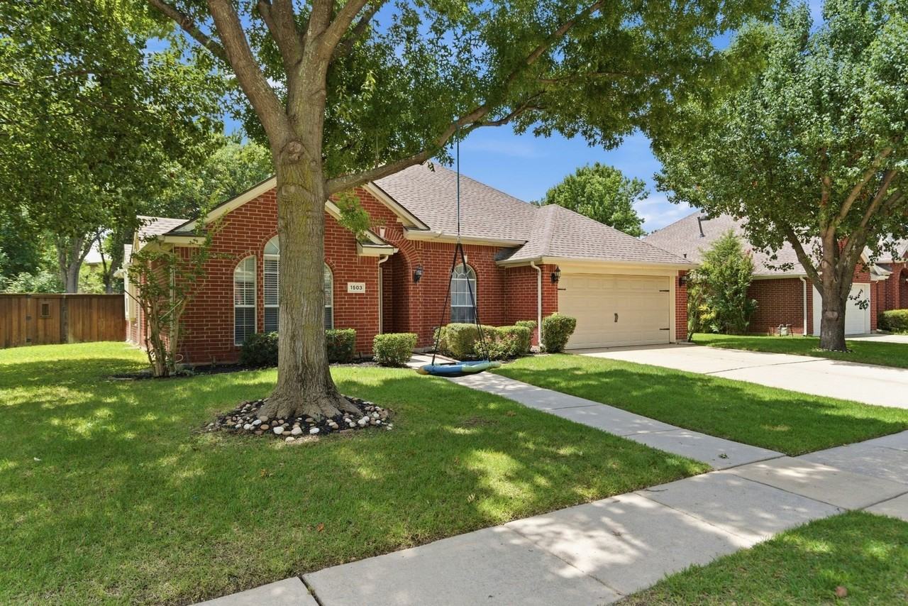 1503 Glade Point Dr - Photo 2 of 37