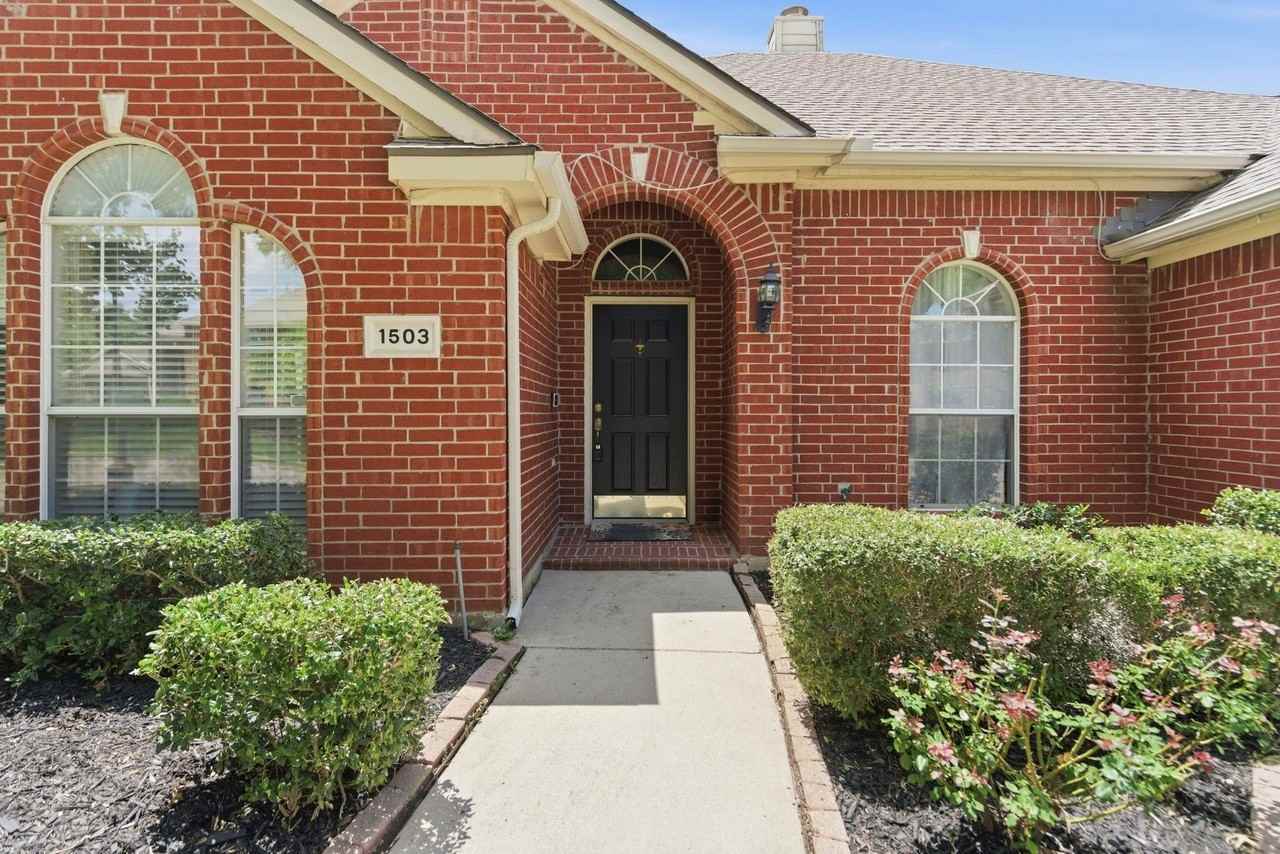 1503 Glade Point Dr - Photo 3 of 37