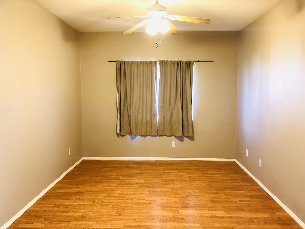 27540 Canterbury St #1 - Photo 5 of 34