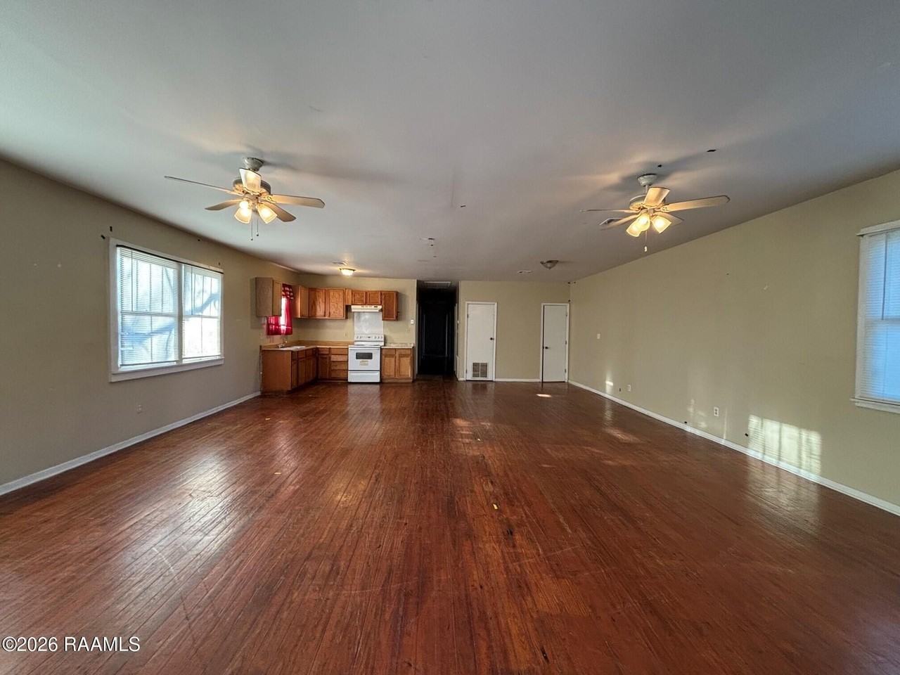 304 Carmel Dr - Photo 3 of 10