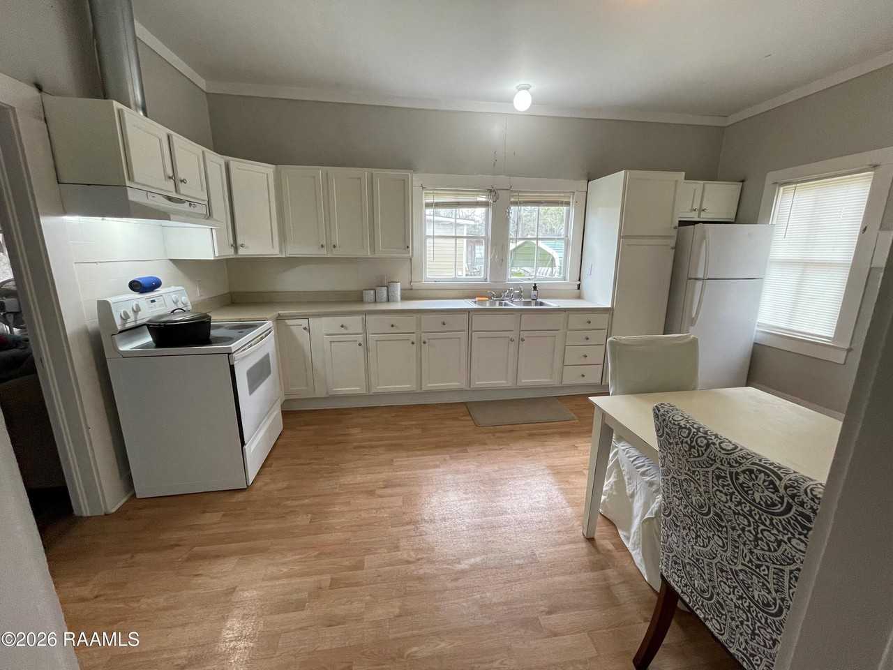 250 Blanchard St - Photo 4 of 12