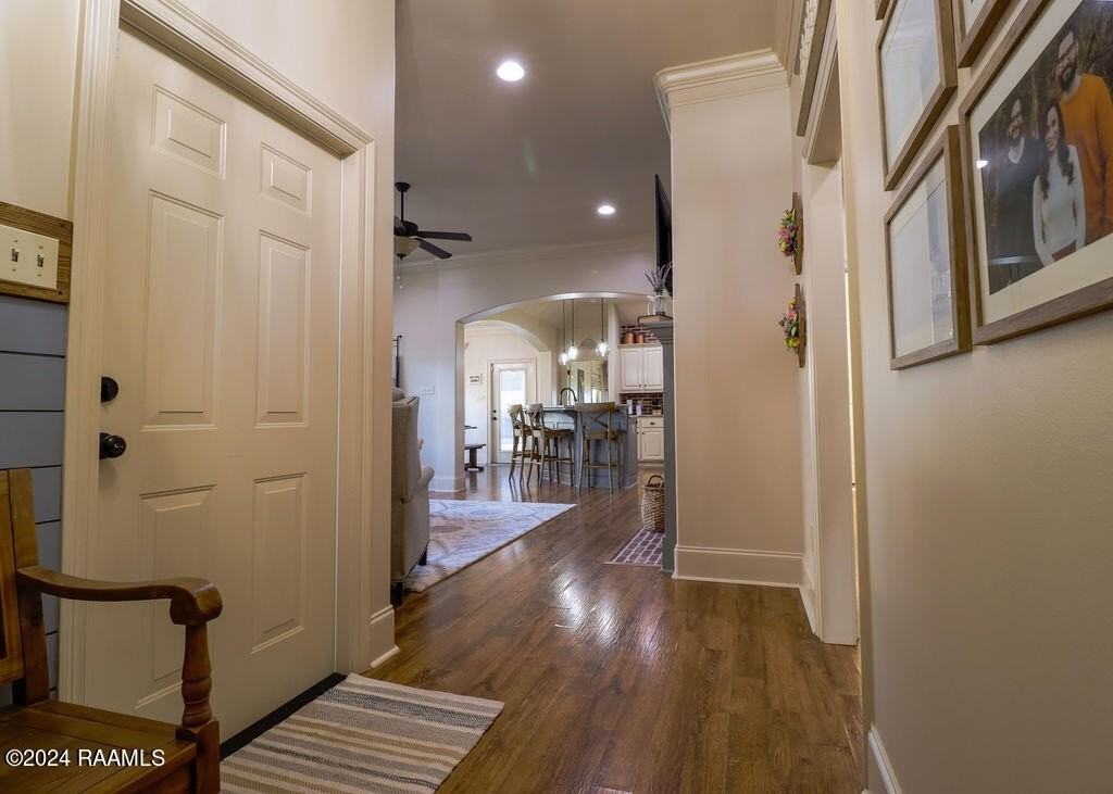 228 Crenshaw Dr - Photo 2 of 22