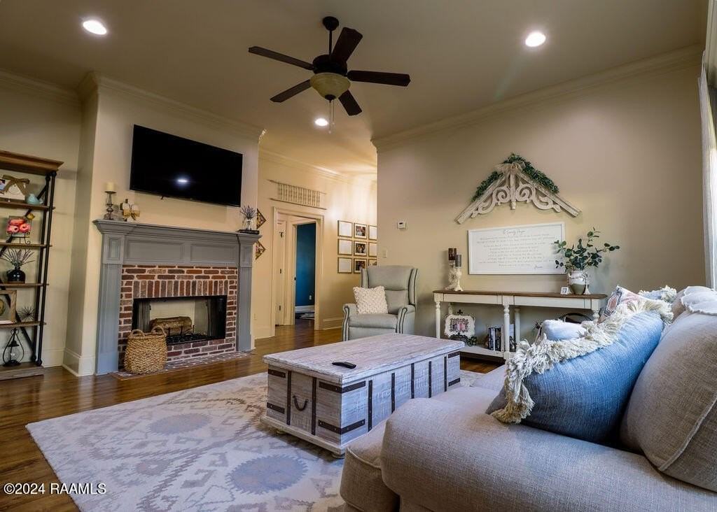 228 Crenshaw Dr - Photo 4 of 22