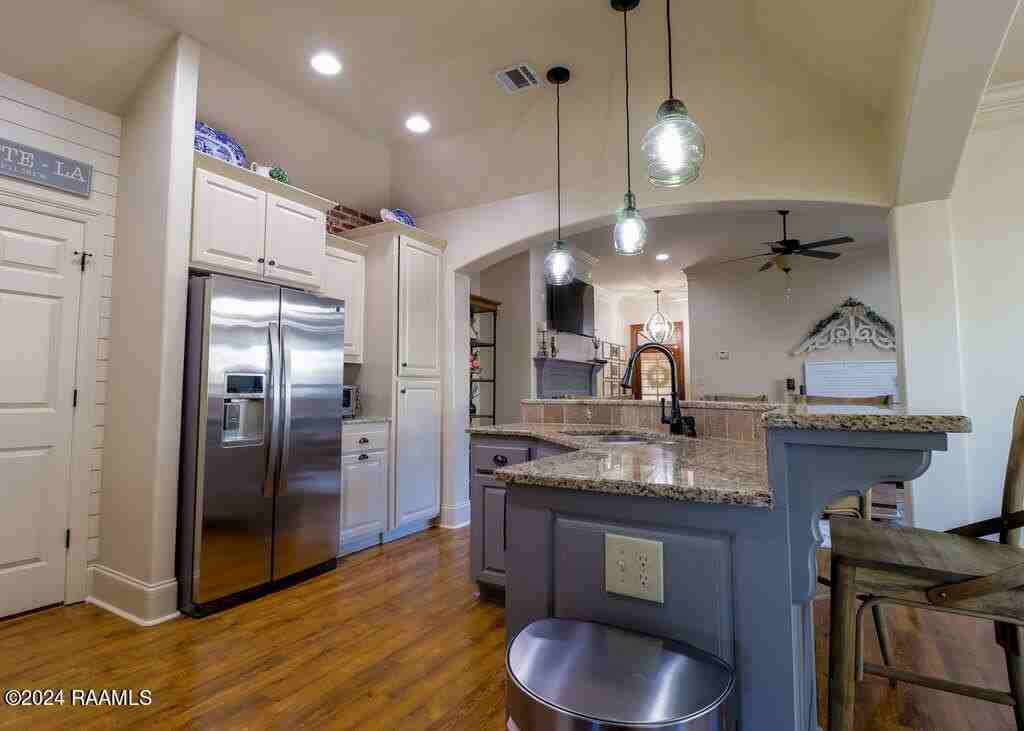 228 Crenshaw Dr - Photo 7 of 22