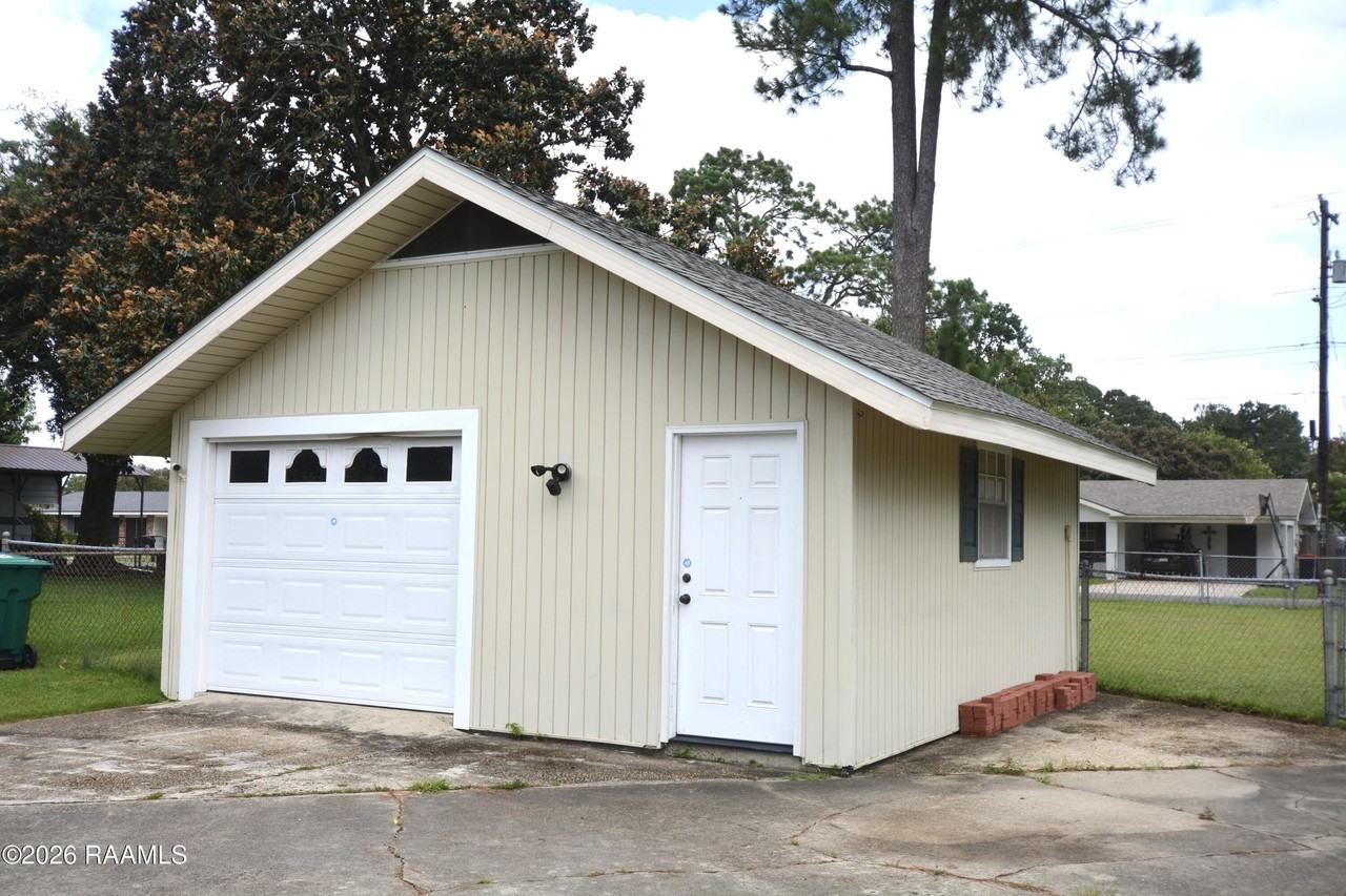 101 Boxwood Dr - Photo 3 of 24
