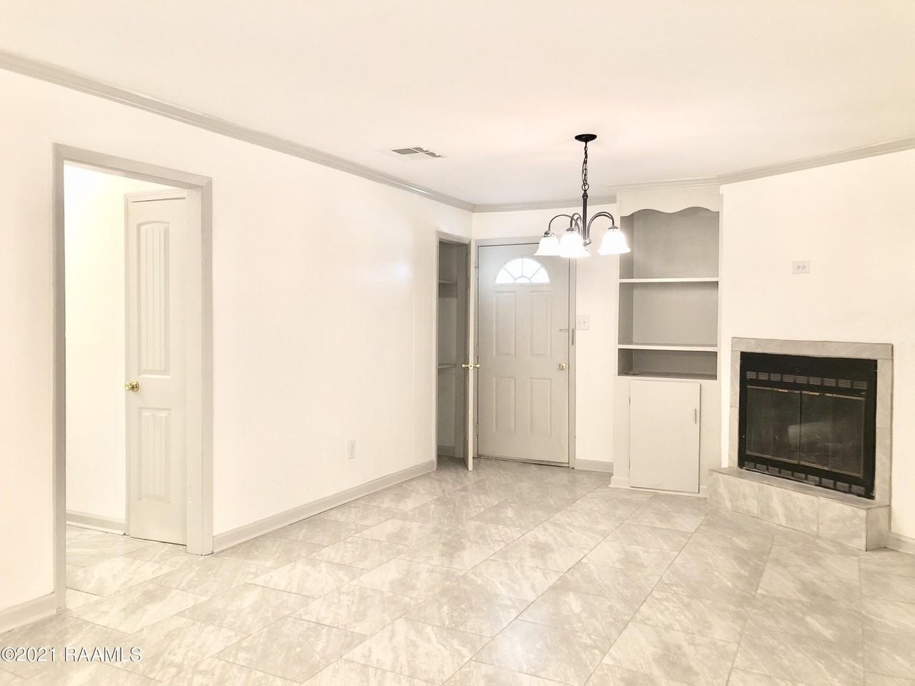 113 Charlene Dr - Photo 3 of 22