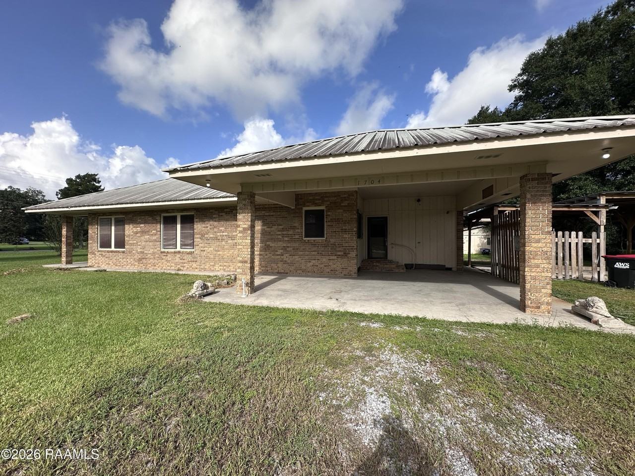 1704 Savoy Rd - Photo 2 of 28