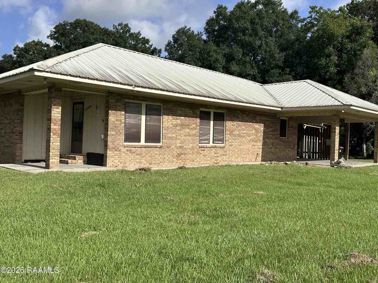 1704 Savoy Rd - Photo 3 of 28