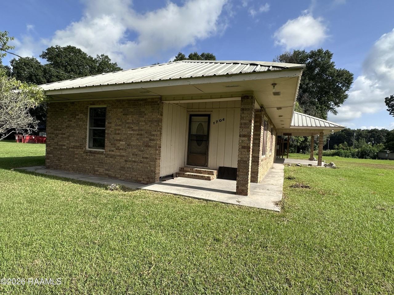 1704 Savoy Rd - Photo 4 of 28