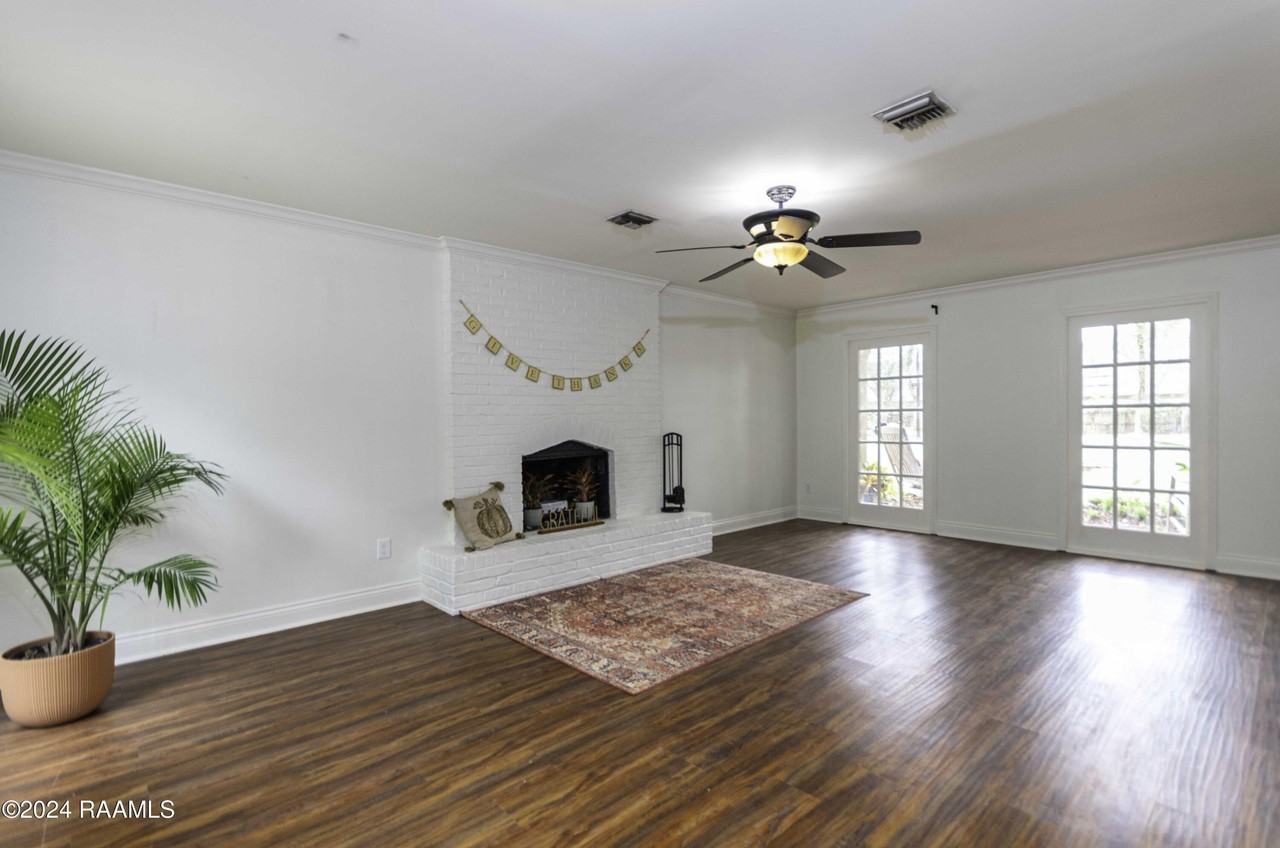 308 Burdin Rd - Photo 7 of 31