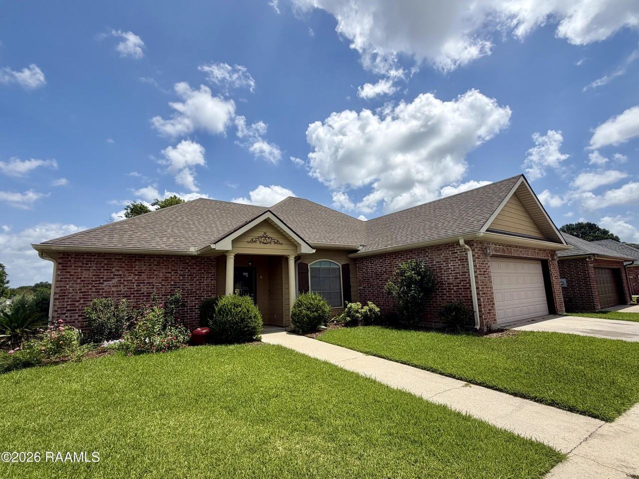 212 Chevalier Blvd - Photo 2 of 17