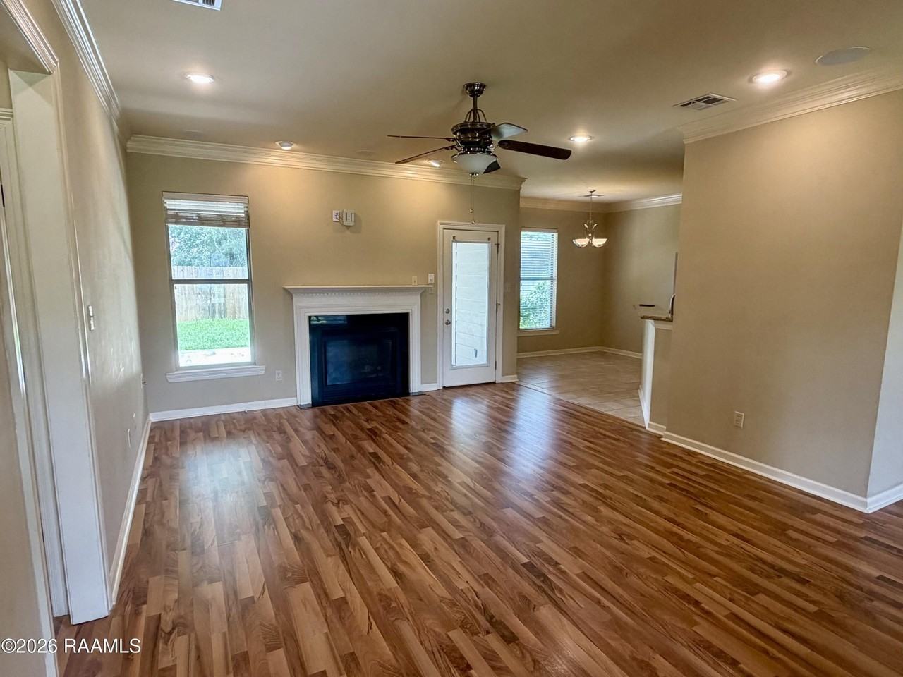 212 Chevalier Blvd - Photo 3 of 17