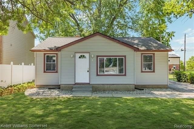99 Tacoma Dr - Photo 2 of 34