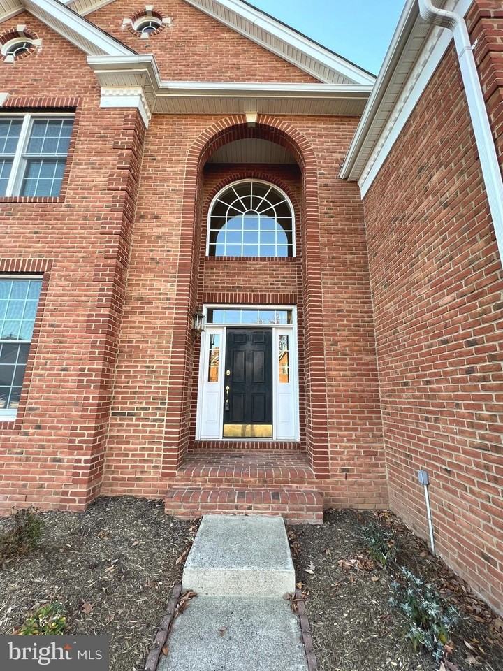 5920 Interlachen Ct - Photo 2 of 50