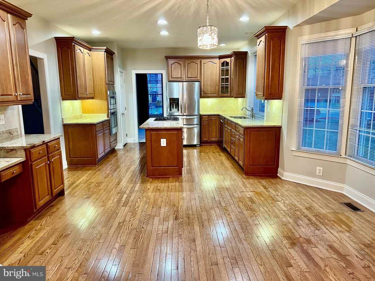 5920 Interlachen Ct - Photo 3 of 50