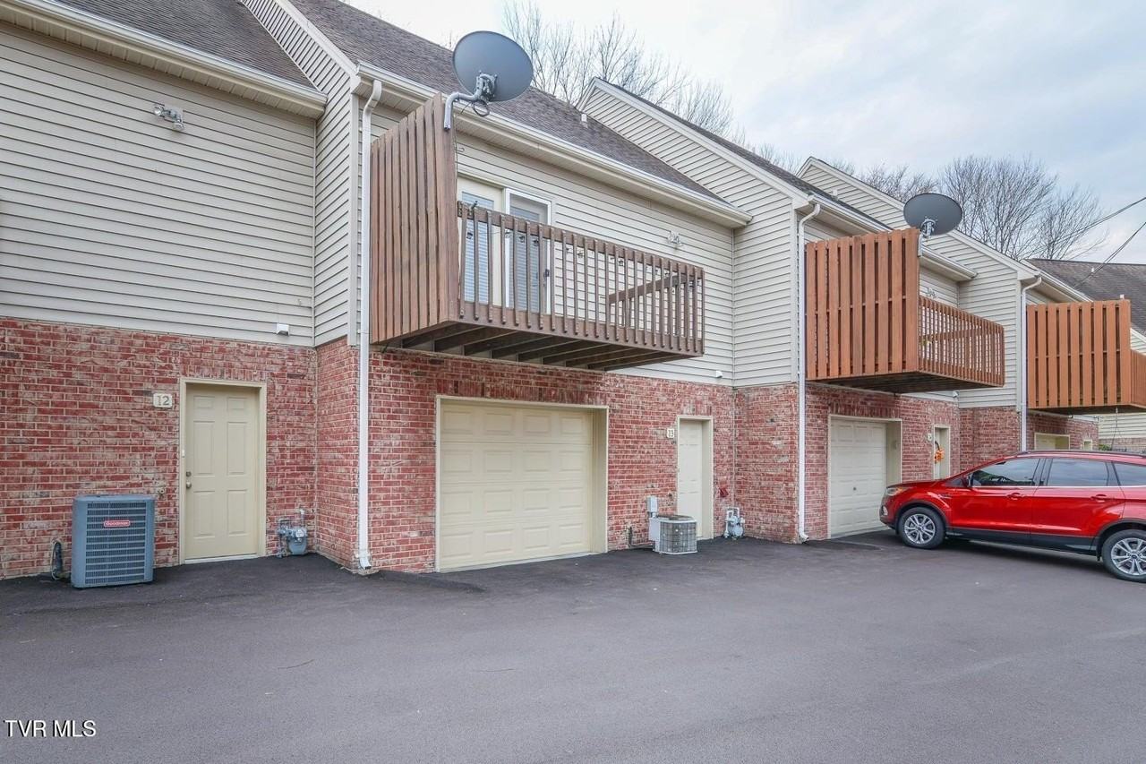 2503 E Lakeview Dr #13 - Photo 2 of 20