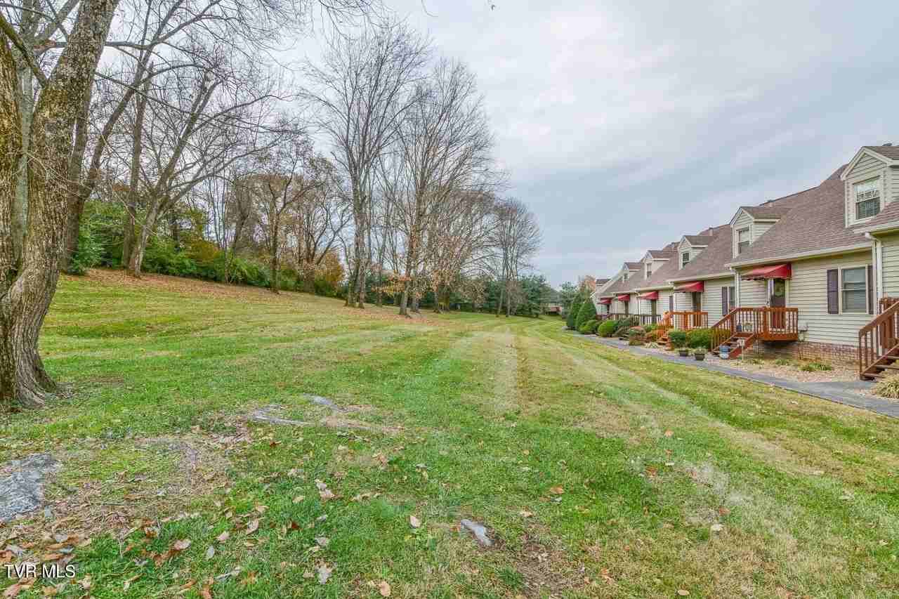 2503 E Lakeview Dr #13 - Photo 3 of 20