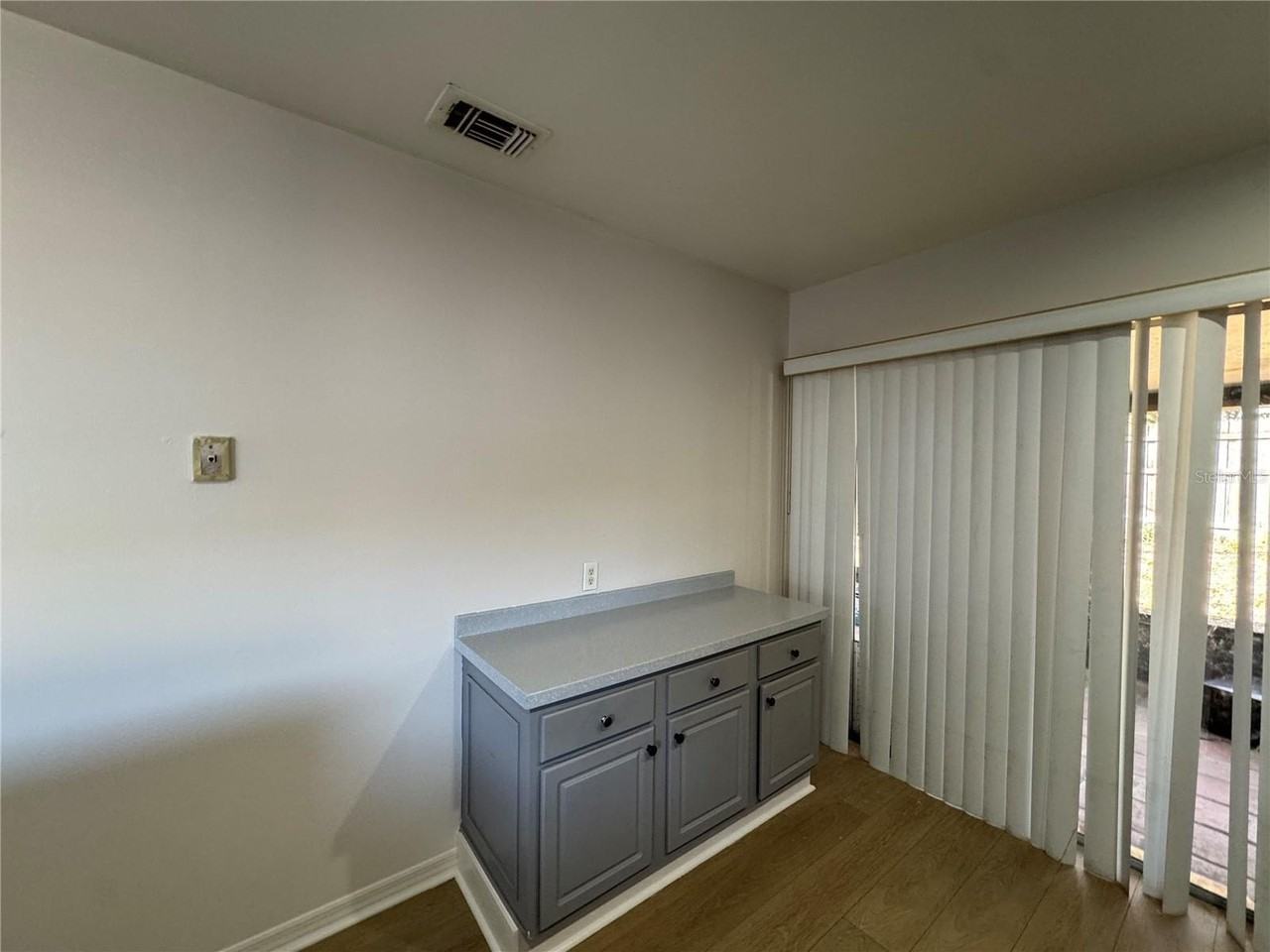 7237 Harbor Heights Cir - Photo 7 of 23