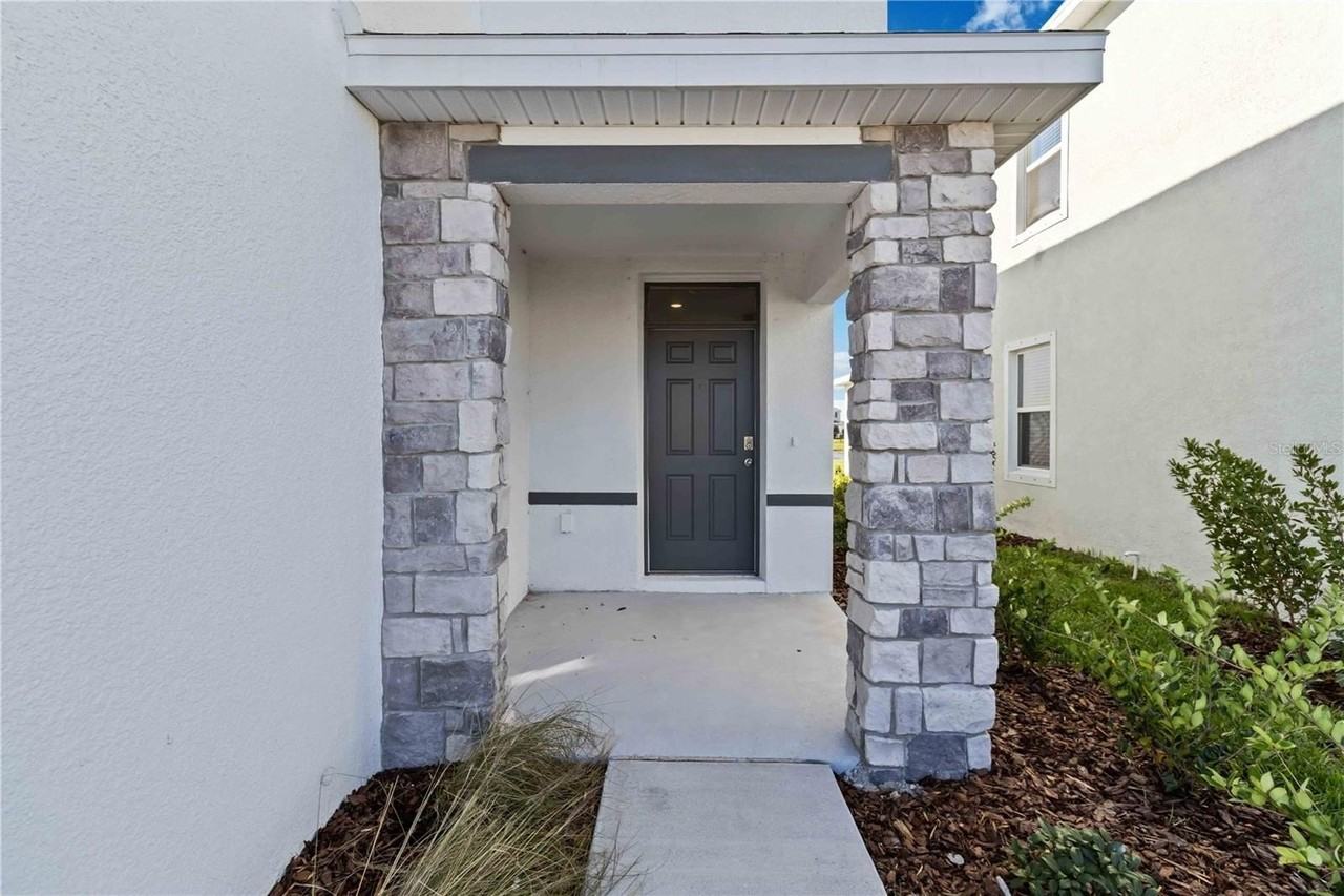 3394 Hilltop Cir - Photo 4 of 37