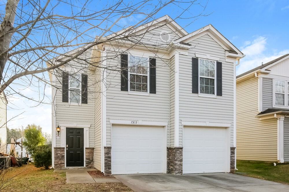 7322 Fox Point Dr - Photo 4 of 17